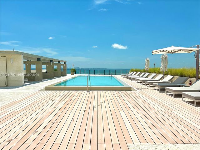 3581 E Glencoe St 601, Miami, FL 33133