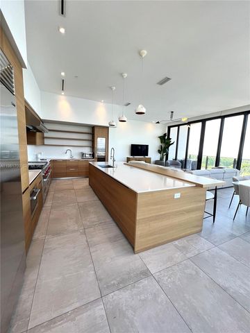 3581 E Glencoe St 601, Miami, FL 33133