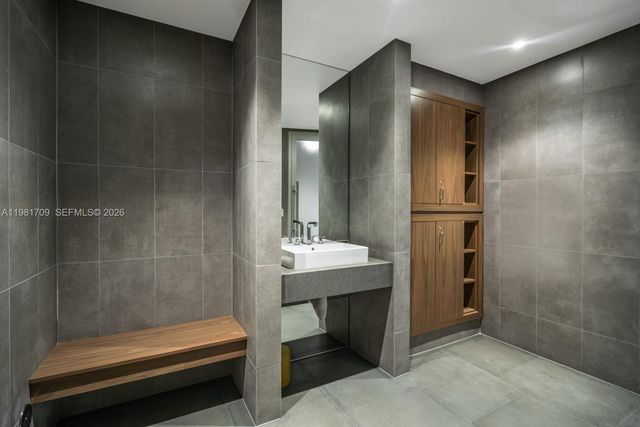 3581 E Glencoe St 601, Miami, FL 33133