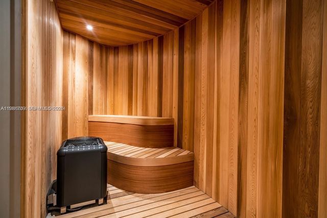 3581 E Glencoe St 601, Miami, FL 33133