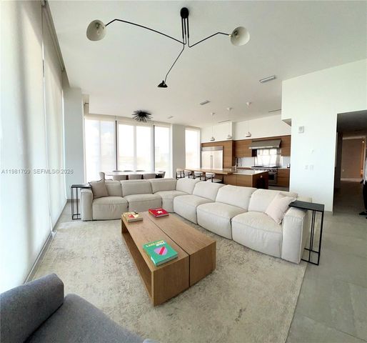 3581 E Glencoe St 601, Miami, FL 33133