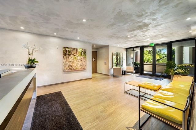 3581 E Glencoe St 601, Miami, FL 33133