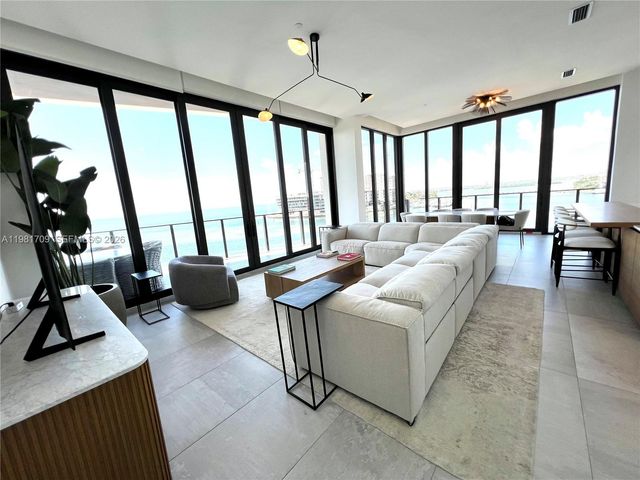 3581 E Glencoe St 601, Miami, FL 33133