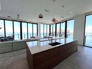 3581 E Glencoe St 601, Miami, FL 33133