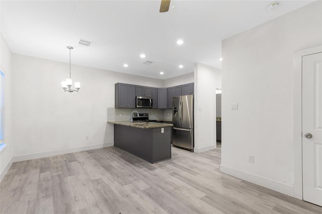 7225 Kassarine Pass A, Houston, TX 77033