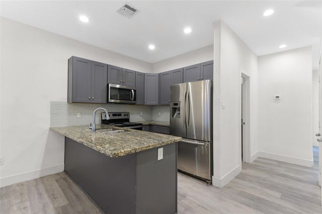 7225 Kassarine Pass A, Houston, TX 77033