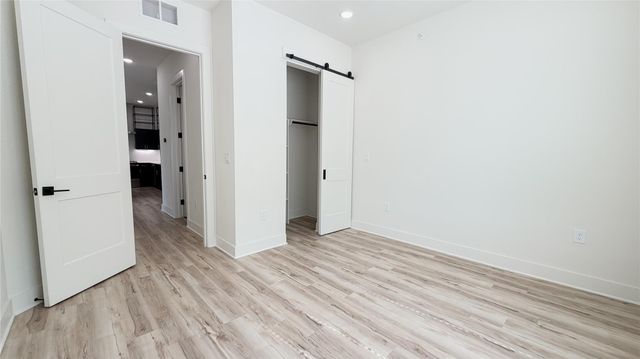 4722 Old Spanish Trail B301, Houston, TX 77021