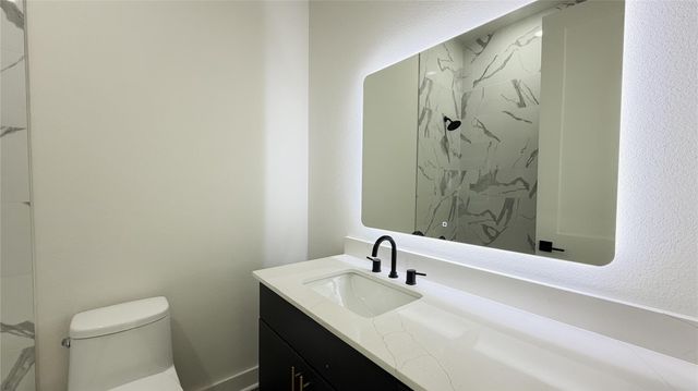 4722 Old Spanish Trail B301, Houston, TX 77021