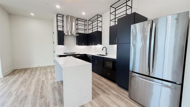 4722 Old Spanish Trail B301, Houston, TX 77021