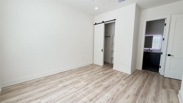 4722 Old Spanish Trail B301, Houston, TX 77021