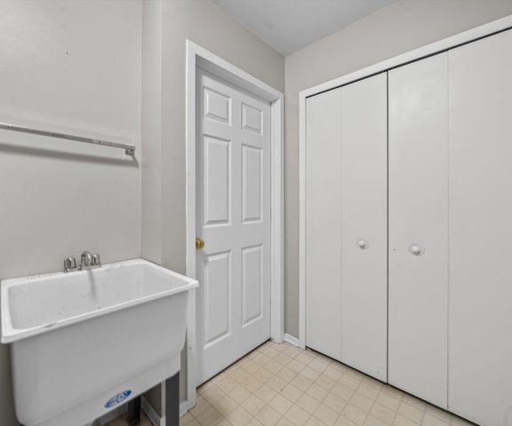 1696 Reserve Court, Ann Arbor, MI 48103