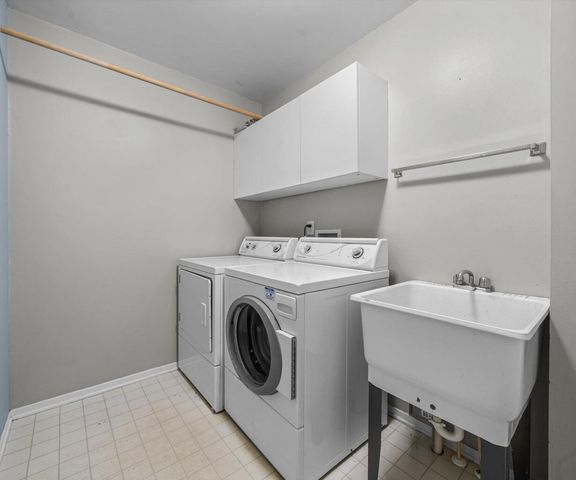 1696 Reserve Court, Ann Arbor, MI 48103