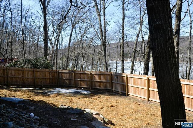 38 Mountain Trail, Sandyston, NJ 07826