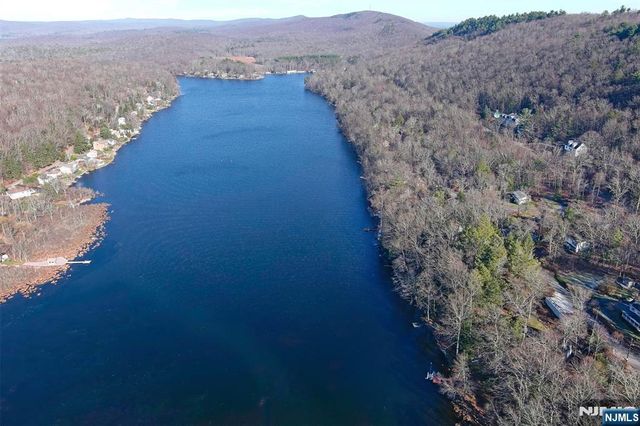 38 Mountain Trail, Sandyston, NJ 07826