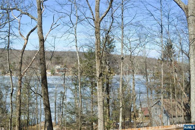 38 Mountain Trail, Sandyston, NJ 07826