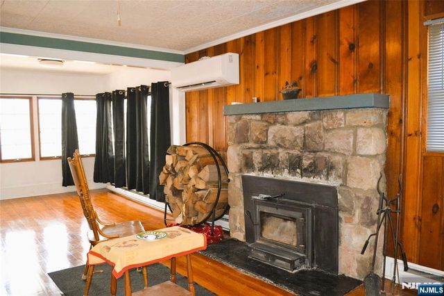 38 Mountain Trail, Sandyston, NJ 07826