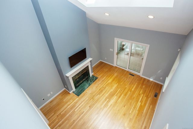 14 Brettonwood Drive 14, Simsbury, CT 06070