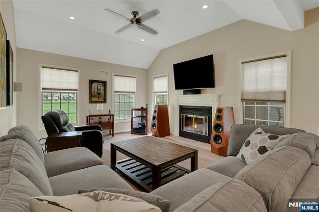 18 Cable Court 48, Montville Township, NJ 07045