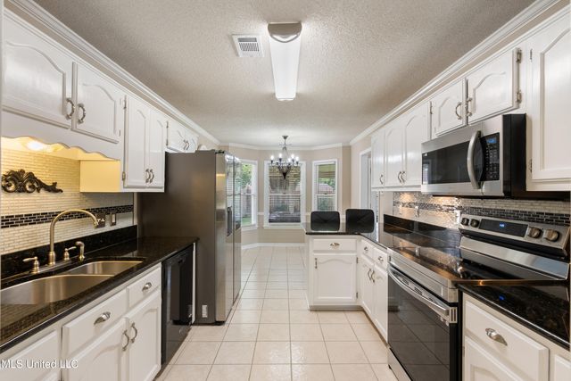 8300 Waverly Cove, Olive Branch, MS 38654