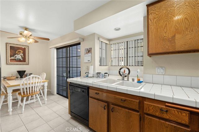 5707 Topanga Canyon Boulevard 5, Woodland Hills, CA 91367