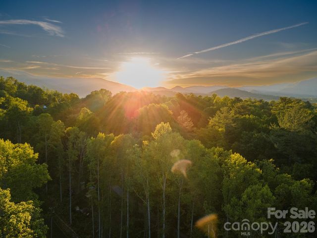 433 Irvine Drive, Fairview, NC 28730