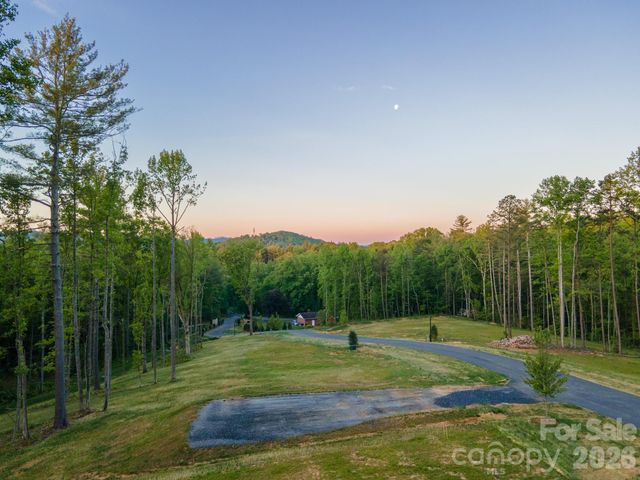 433 Irvine Drive, Fairview, NC 28730