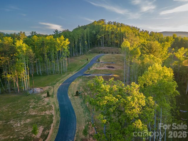 433 Irvine Drive, Fairview, NC 28730