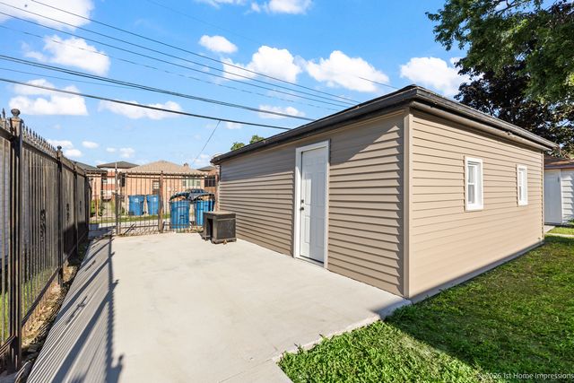 12334 S Loomis Street, Calumet Park, IL 60827