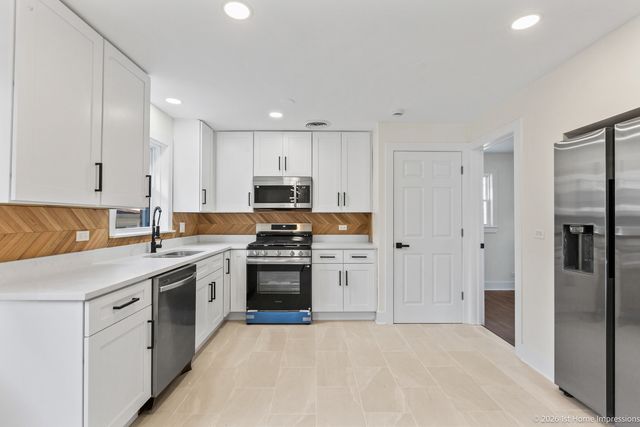 12334 S Loomis Street, Calumet Park, IL 60827