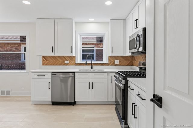 12334 S Loomis Street, Calumet Park, IL 60827