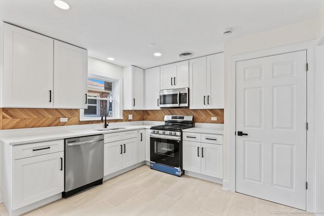 12334 S Loomis Street, Calumet Park, IL 60827