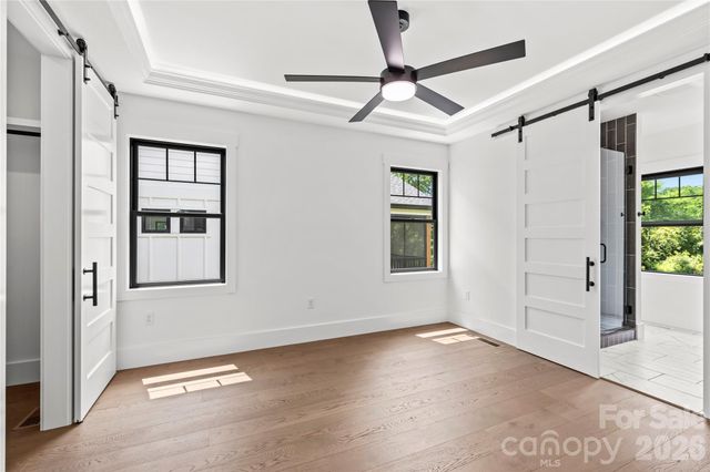 12 S Martha Kate Drive 21, Hendersonville, NC 28792