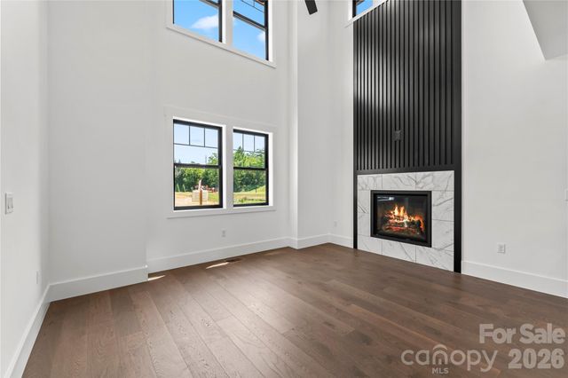 12 S Martha Kate Drive 21, Hendersonville, NC 28792