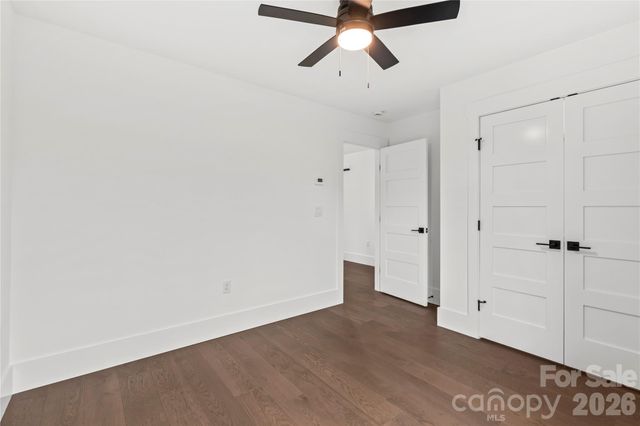 12 S Martha Kate Drive 21, Hendersonville, NC 28792