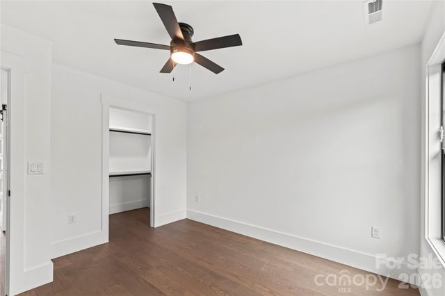 12 S Martha Kate Drive 21, Hendersonville, NC 28792