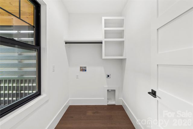12 S Martha Kate Drive 21, Hendersonville, NC 28792