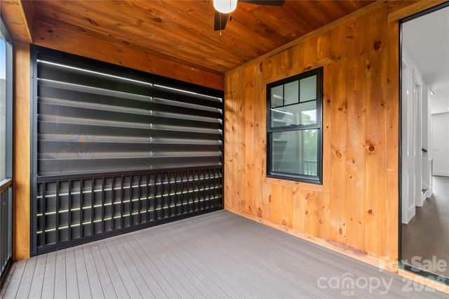 12 S Martha Kate Drive 21, Hendersonville, NC 28792