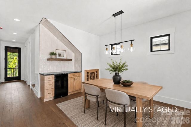 12 S Martha Kate Drive 21, Hendersonville, NC 28792