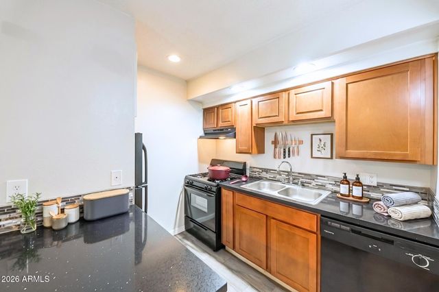 6320 N 16th Street 32, Phoenix, AZ 85016