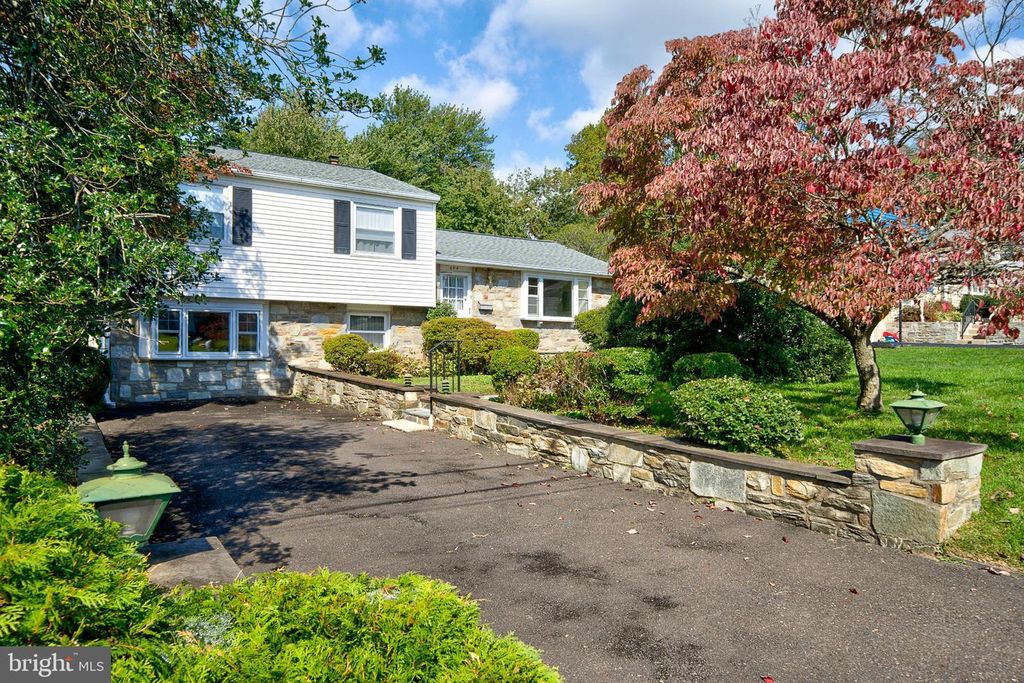 694 GLEN RD, WARMINSTER, PA 18974 — exterior