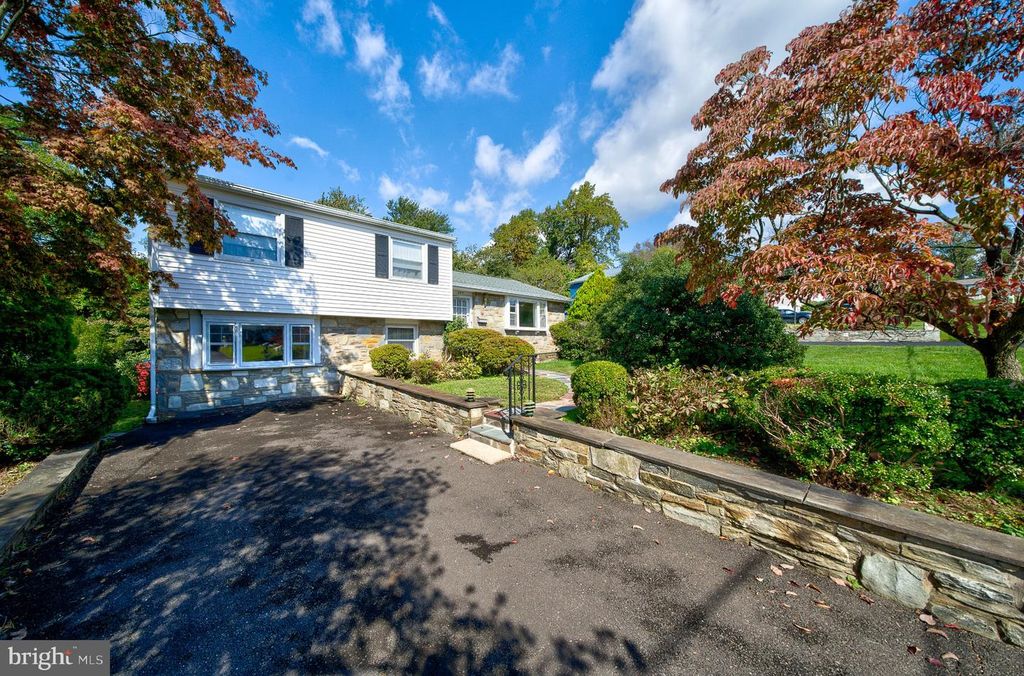 694 GLEN RD, WARMINSTER, PA 18974 — photo 4