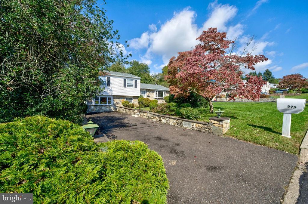 694 GLEN RD, WARMINSTER, PA 18974 — photo 5
