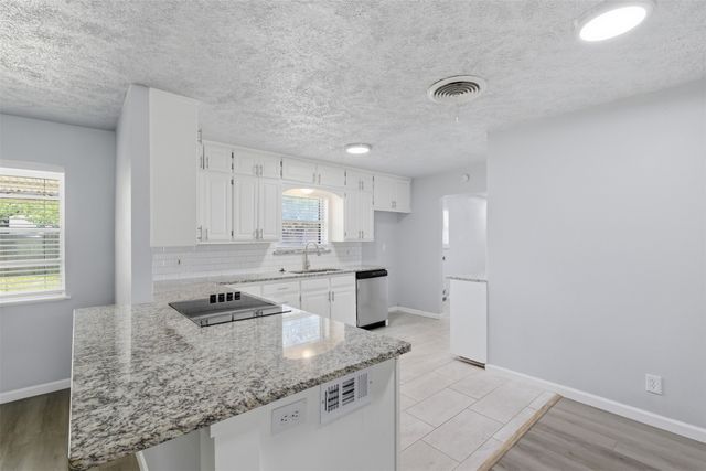 2120 Nottingham Boulevard, Fort Worth, TX 76112