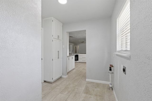2120 Nottingham Boulevard, Fort Worth, TX 76112