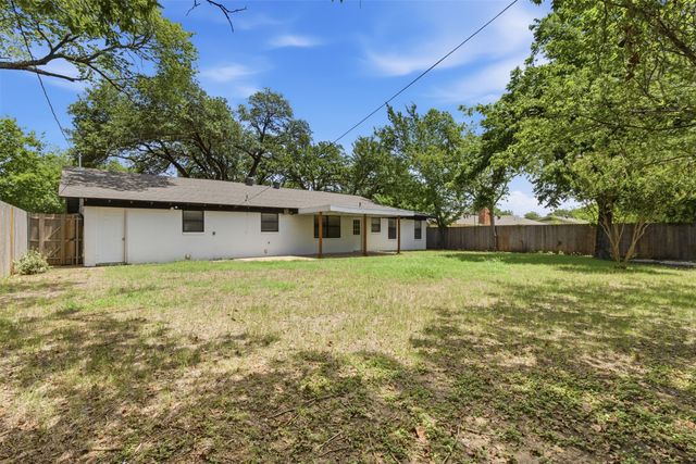 2120 Nottingham Boulevard, Fort Worth, TX 76112