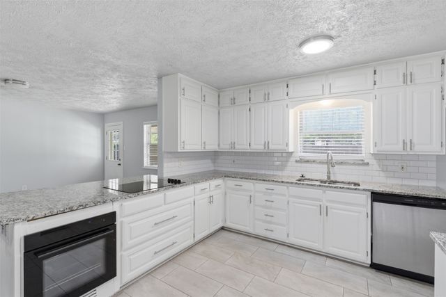 2120 Nottingham Boulevard, Fort Worth, TX 76112