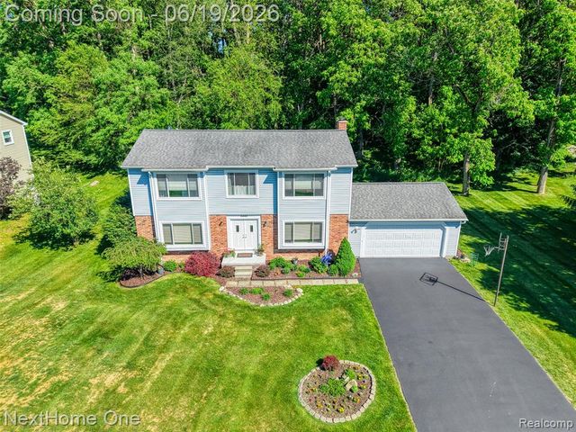 6448 Grand Circle Drive, Brighton, MI 48116