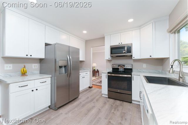 6448 Grand Circle Drive, Brighton, MI 48116