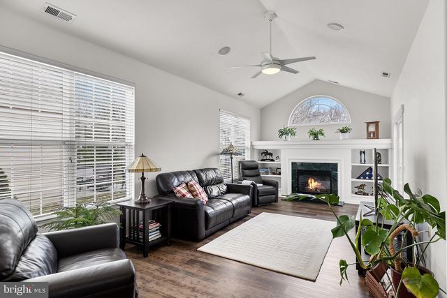 135 PAISLEY PL, Hainesport, NJ 08036