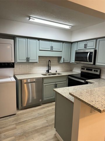 5212 Fleetwood Oaks Avenue 102, Dallas, TX 75235
